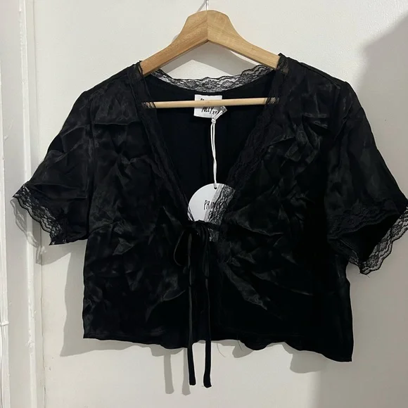 Black Tie Up Top - Picture 3 of 8